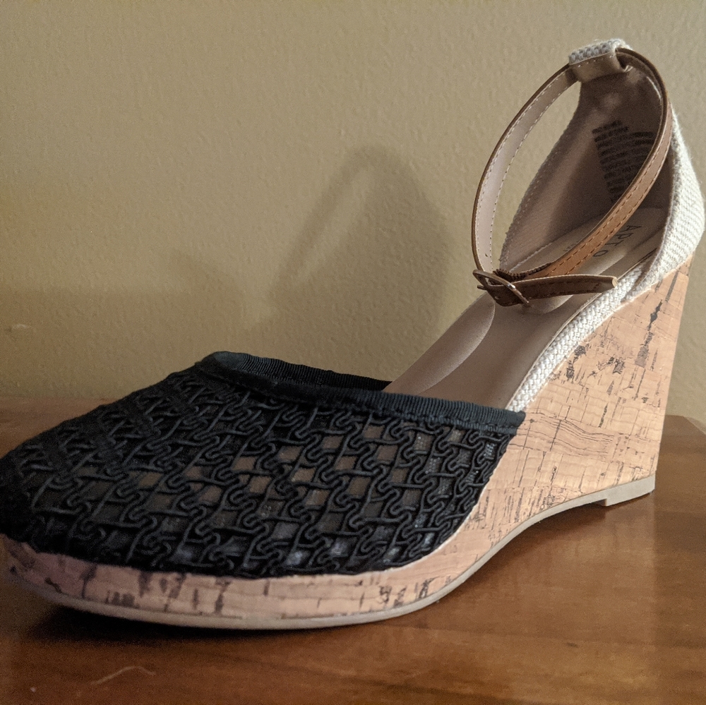 APT. 9 Wedge sandal